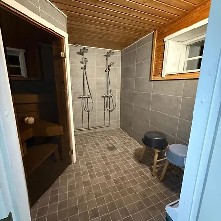 Liirakka 木屋 列维